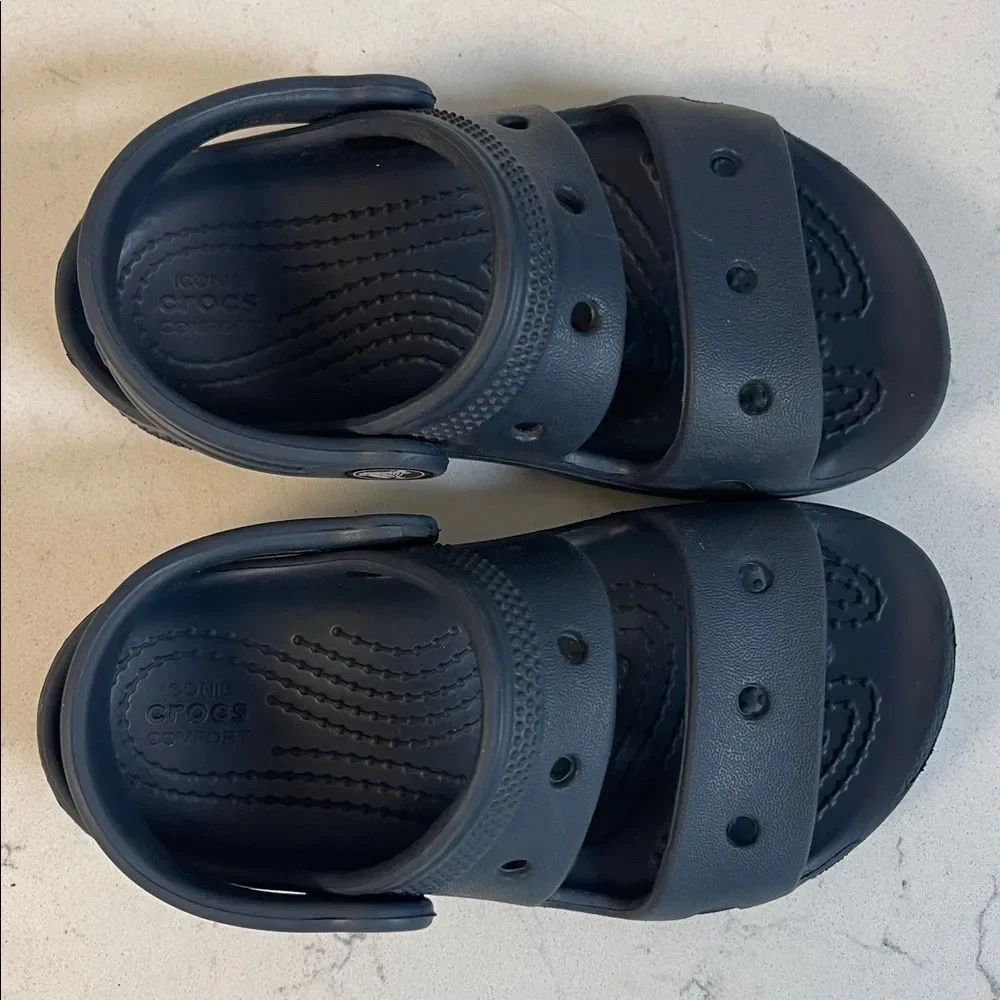 Classic Crocs Sandal Kids Navy Blue Lightweight Sandals 207537 Size 9